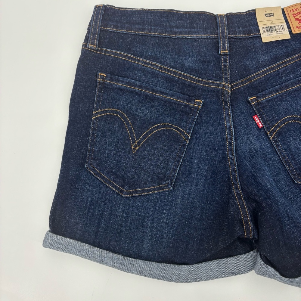 Levi’s Mid Length Shorts - Picture 5 of 12